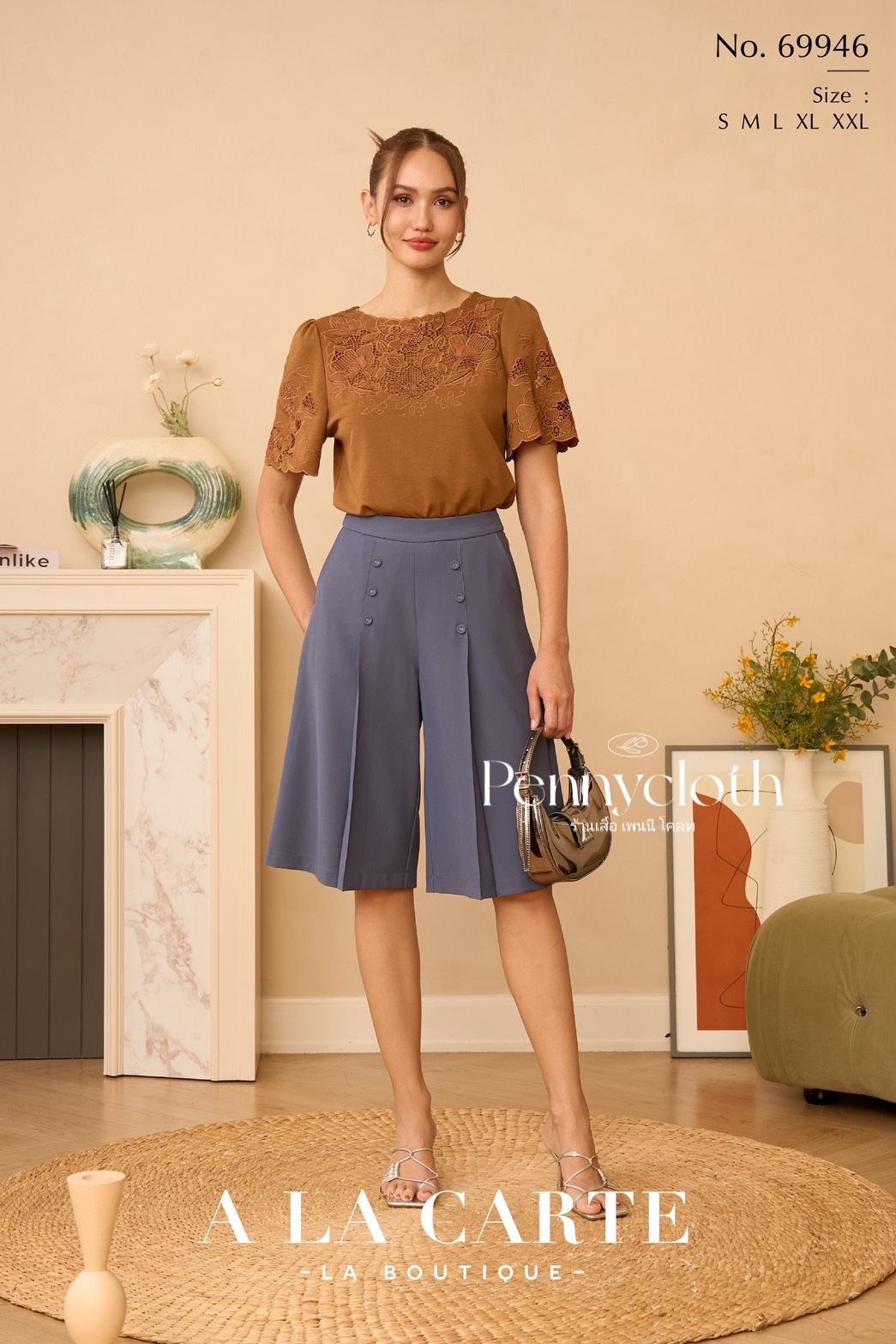 A La Carte เสื้อยืด รหัส 69946 คอกลมปาด แขนสั้นแฟร์ งานปักฉลุ ดอกป๊อบ ( S 38,M 40 , L 42 , XL 44 , 2XL 46" )