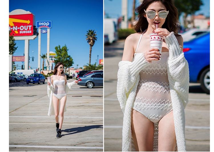 ***พรีออเดอร์***บิกินี่ชุดว่ายน้ำวันพีซ one-piece สีขาวครีมผ้าลูกไม้ ผูกโบว์น่ารักที่คอ เล่นดีเทล sexy เล็กๆ โชว์หน้าท้องแบนราบ สดใสน่ารักรับลมทะเล สวยเหมือนแบบค่ะ