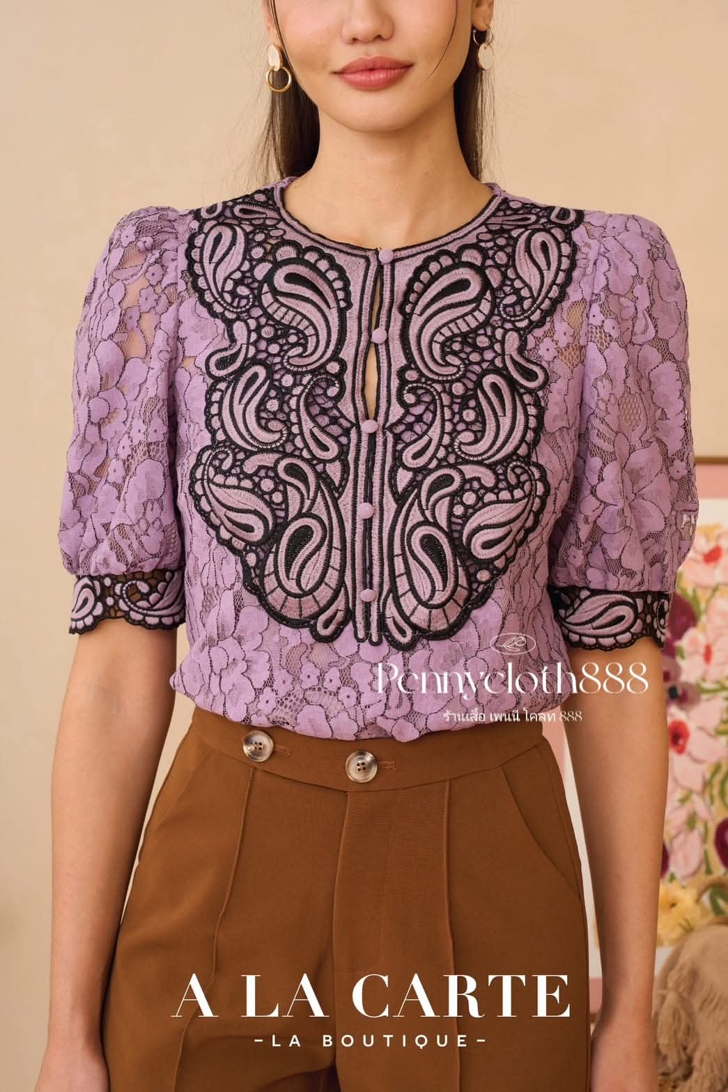 69724 เสื้อ A La Carte ลูกไม้คอร์ด คอกลม แต่งลูกไม้ แขนสั้น มีซับใน by PENNY CLOTH 888