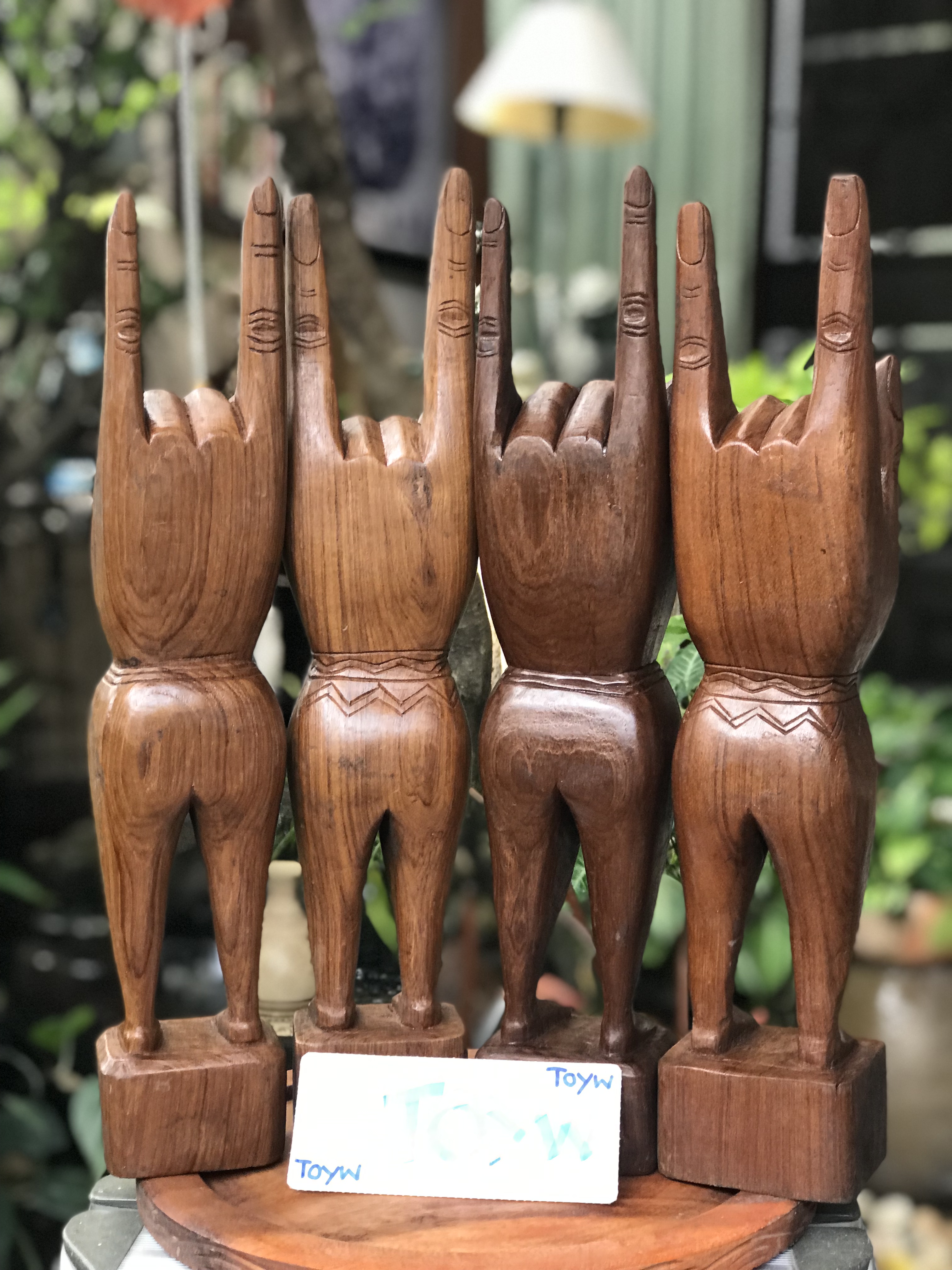 คู่ละ 990 บาท handcraft - Teak Wood ไม้สักชิ้นเดียวแกะสลัก I ❤️ U ตั้งโชว์ ตกแต่งบ้าน แต่งร้าน ตามสไตล์ของคุณ ขนาดกว้าง 3.5 นิ้ว สูง 17 นิ้ว