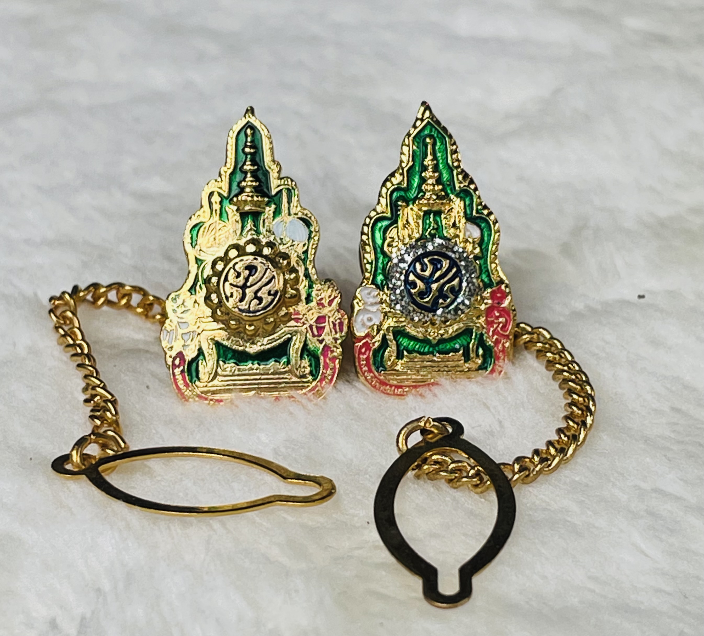 ราคาต่อชิ้น หมุดเนคไท ตราสัญลักษณ์ ในหลวง รัชกาลที่ 9 โลหะกะไหล่ทองลงยา สำหรับติดปกเสื้อ/ติดเนคไท Vintage Tie Tack