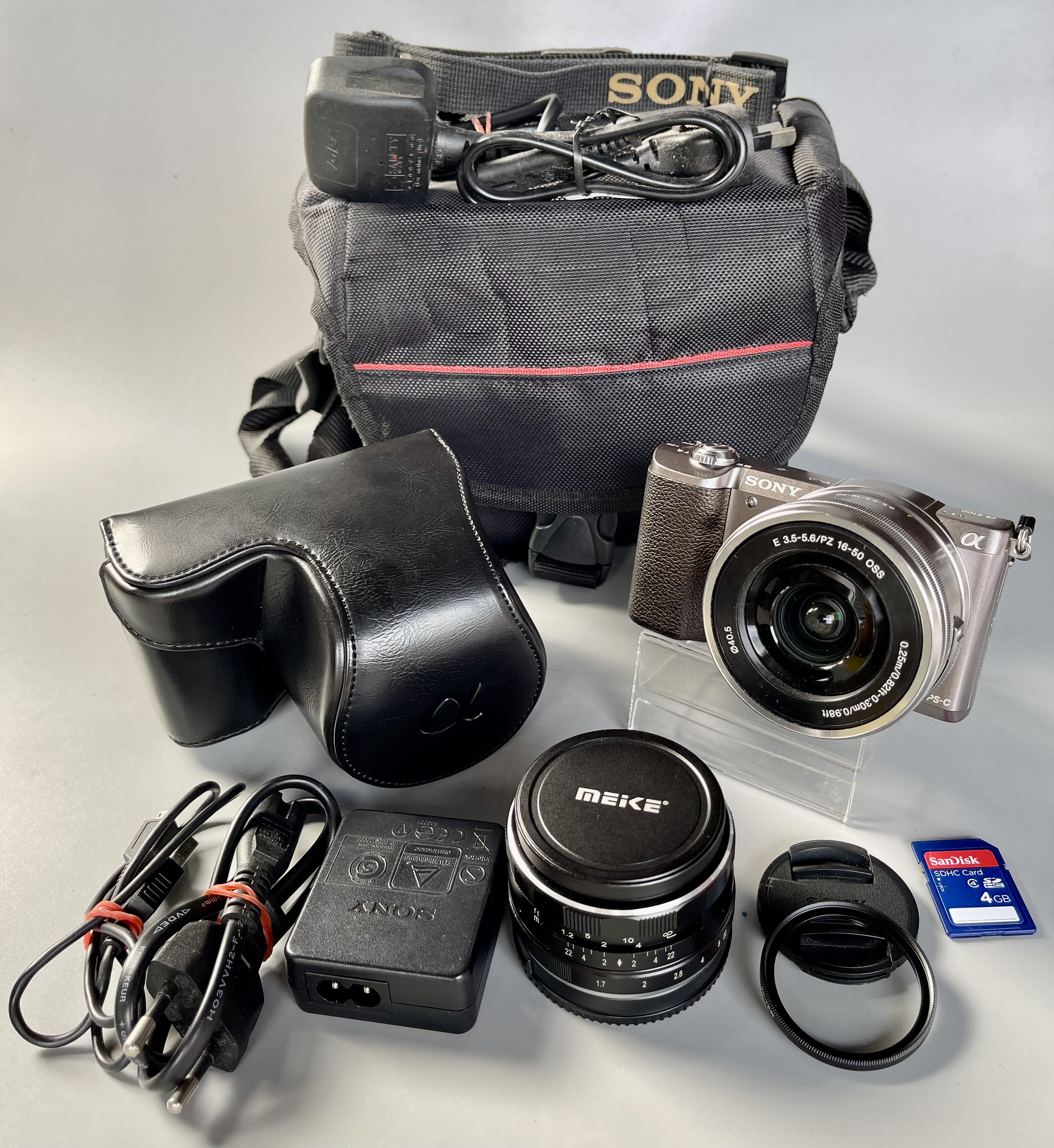 ขายกล้อง Sony A5100 เลนส์16 50mm f3.5 5.6 ISS หมดประกันศูนย์ และเลนส์Fix Meike 35mm f1.7