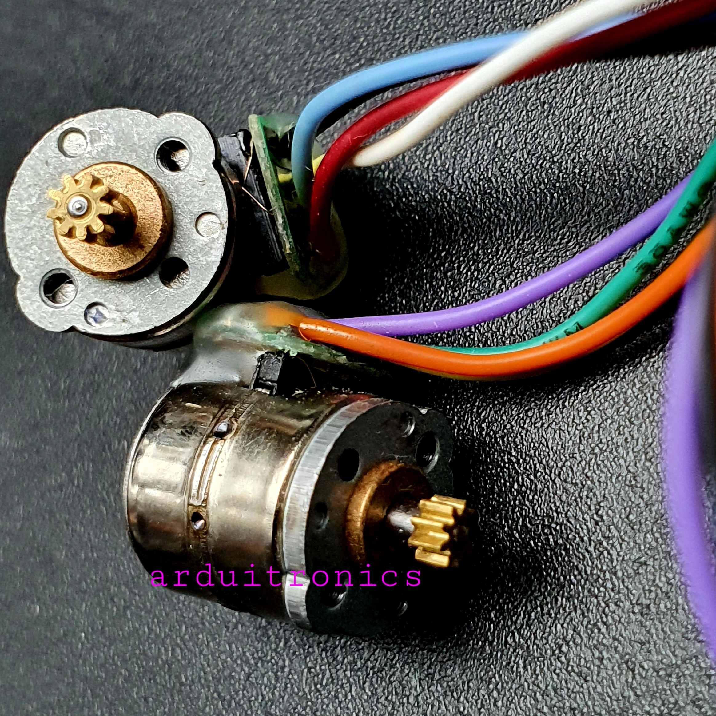 Micro Stepping Motor - 8mm ( Two Phase Four Wire Two Motors Gear Size 2.2mm )