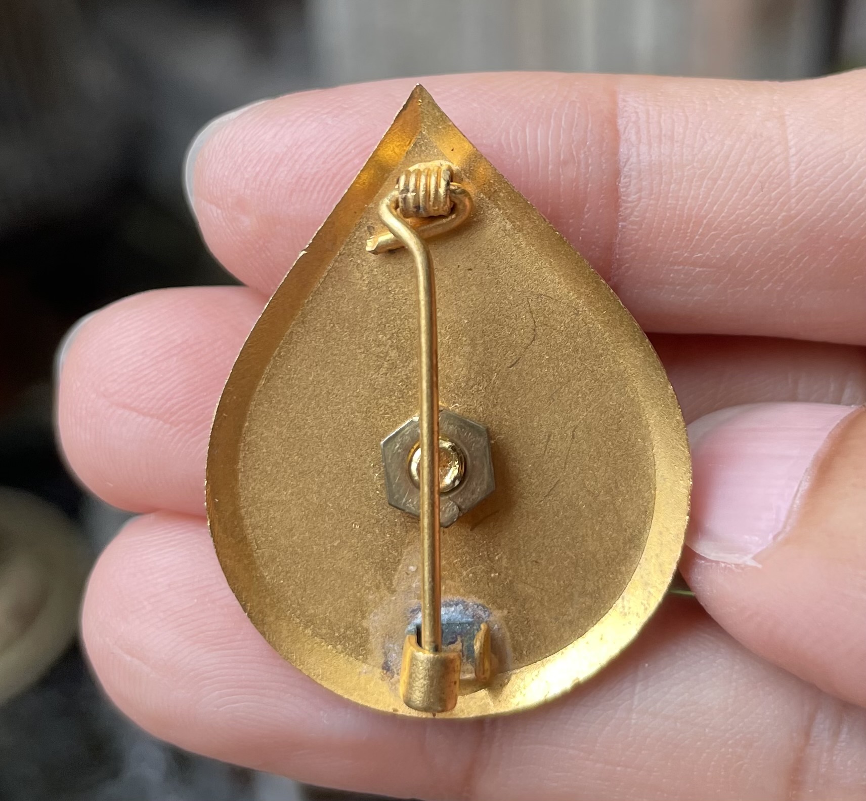 เข็มกลัดรูปหยดน้ำ เข็มที่ระลึก สมเด็จพระเทพฯ วัสดุกะไหล่ทองลงยา