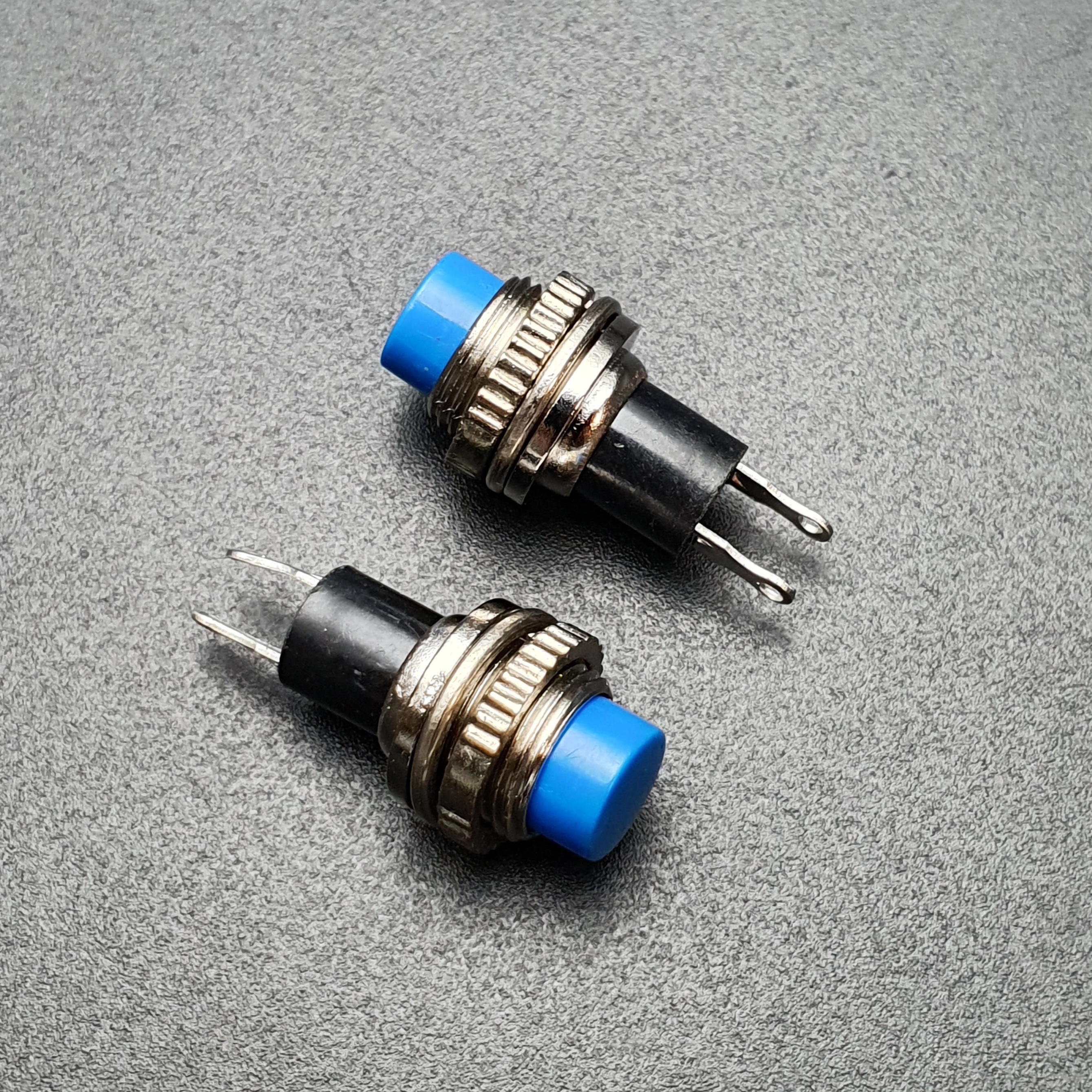สวิตช์ กดติด/ปล่อยดับ DS-314 10mm (สีฟ้า) 1 ชิ้น