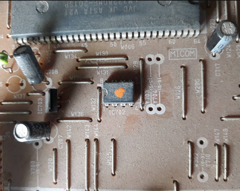 IC MEM JVC รุ่น AV-29R9B 24C16 DIP