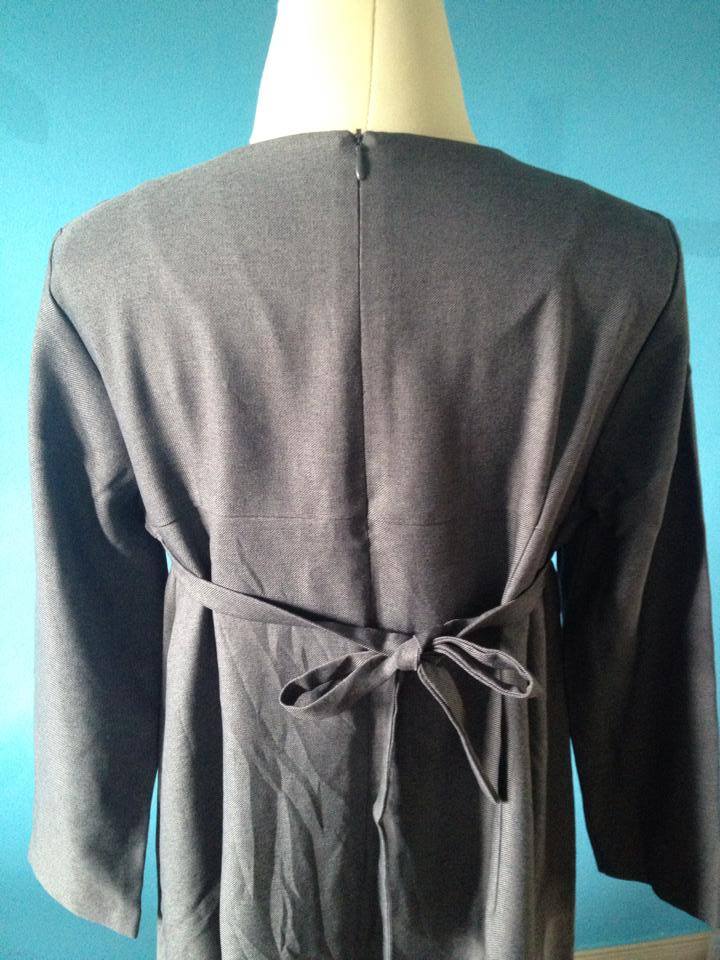 ชุดคลุมท้องสีเทาแขนยาวแบบสวยงานญี่ปุ่น