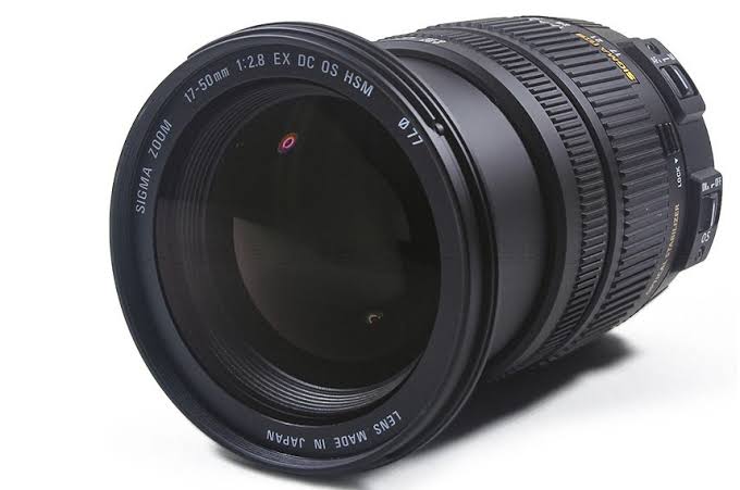 ให้เช่าเลนส์ Sigma 17-50mm f2.8 EX DC OS HSM