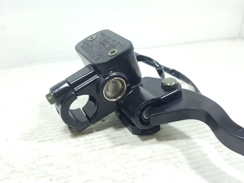 ชุดแม่ปั๊มเบรคหน้าตัวบน (มีให้เลือกด้านใน หลายรุ่น) งานไต้หวัน เกรดเอ