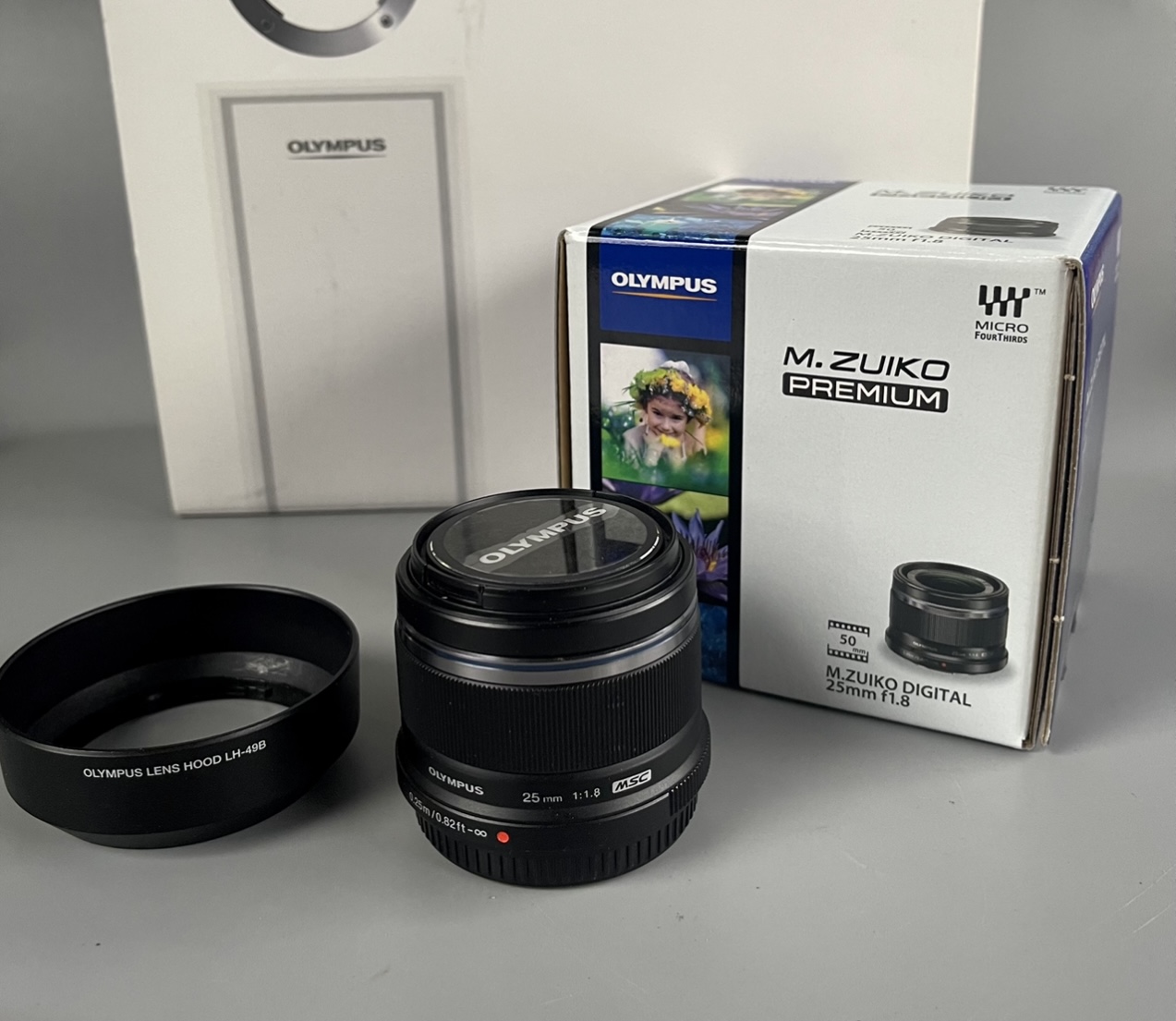 ขายเลนส์Olympus 25mm F1.8 สภาพสวย ชิ้นเลนส์ใส อุปกรณ์ครบกล่อง