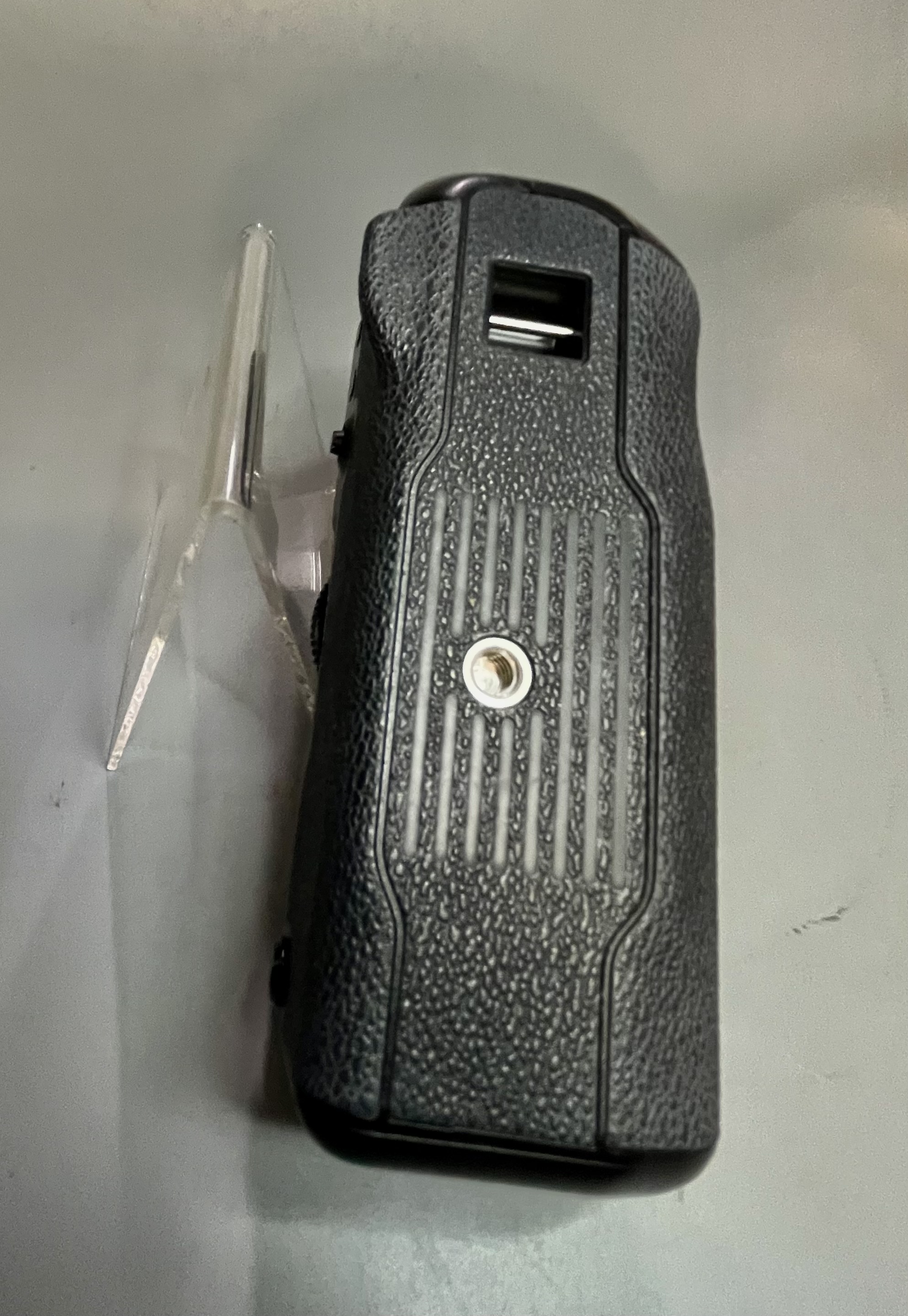 Fujifilm Battery Grip VPB-XT2 หมดประกันศูนย์ ของแท้ ยกกล่อง สภาพดี สภาพทั่วไป98% ยังไม่ได้ใช้งาน ใช้งานได้ปกติ 100%