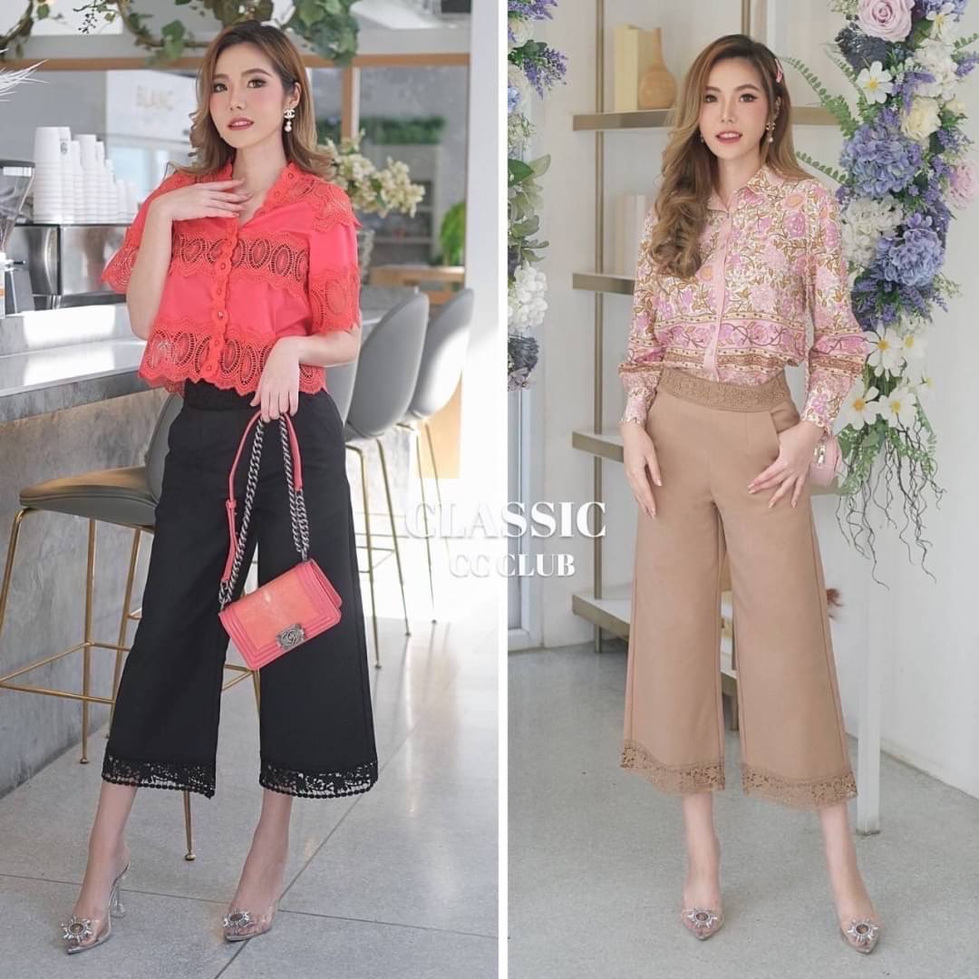 494 กางเกงผ้าเนื้อสแปนเดค ตัดต่อลูกไม้ขอบเอวและปลายขา มีซิปข้าง กระเป๋าข้าง ผ้าเนื้อดี เก็บทรง ยืดหยุ่นใส่สบาย ความยาว 34 นิ้ว สีดำ M,XL สีโอวัลติน M,L,XL