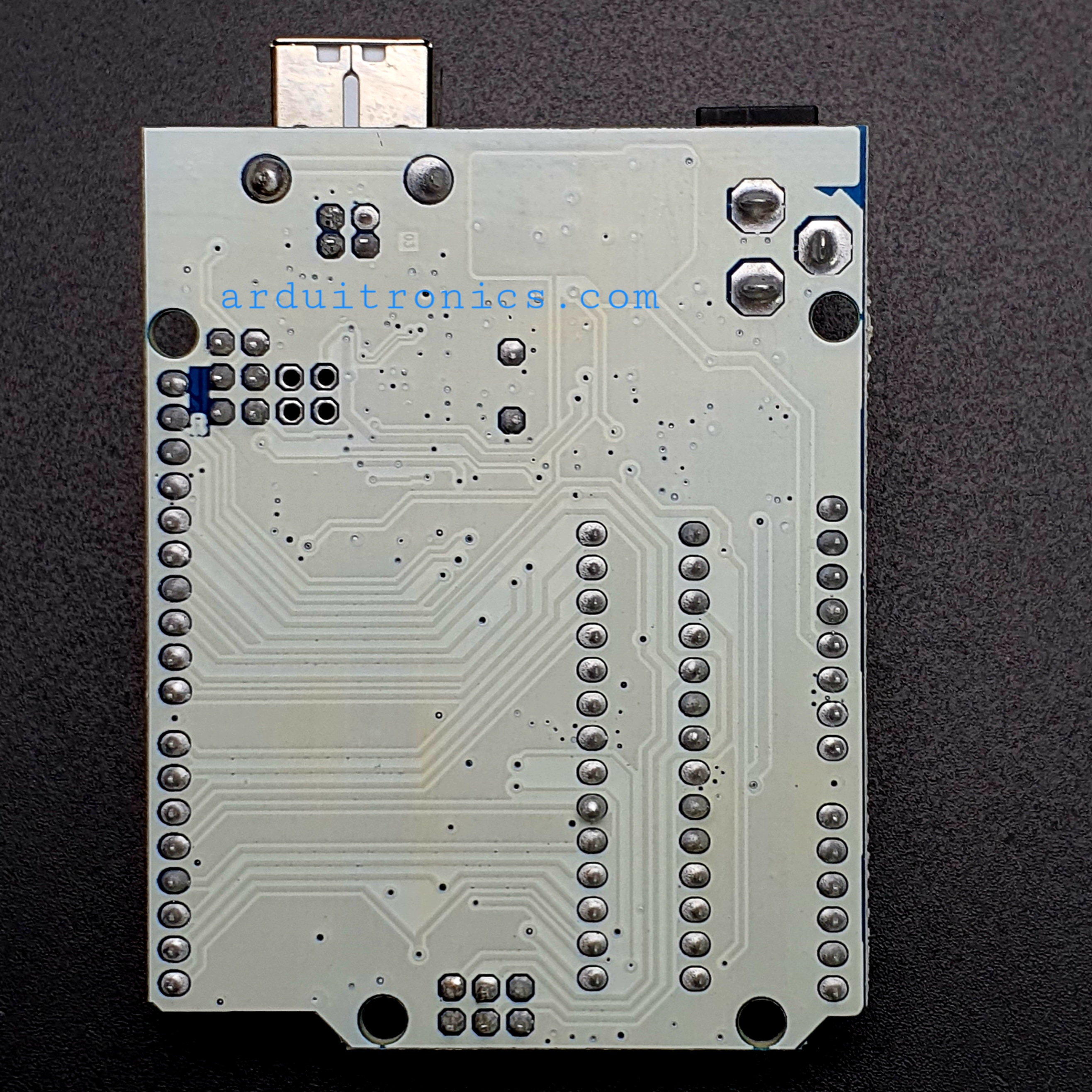 Arduino UNO R3 (คละลายพิมพ์ยี่ห้อ Arduino บนบอร์ด) + Free USB Cable