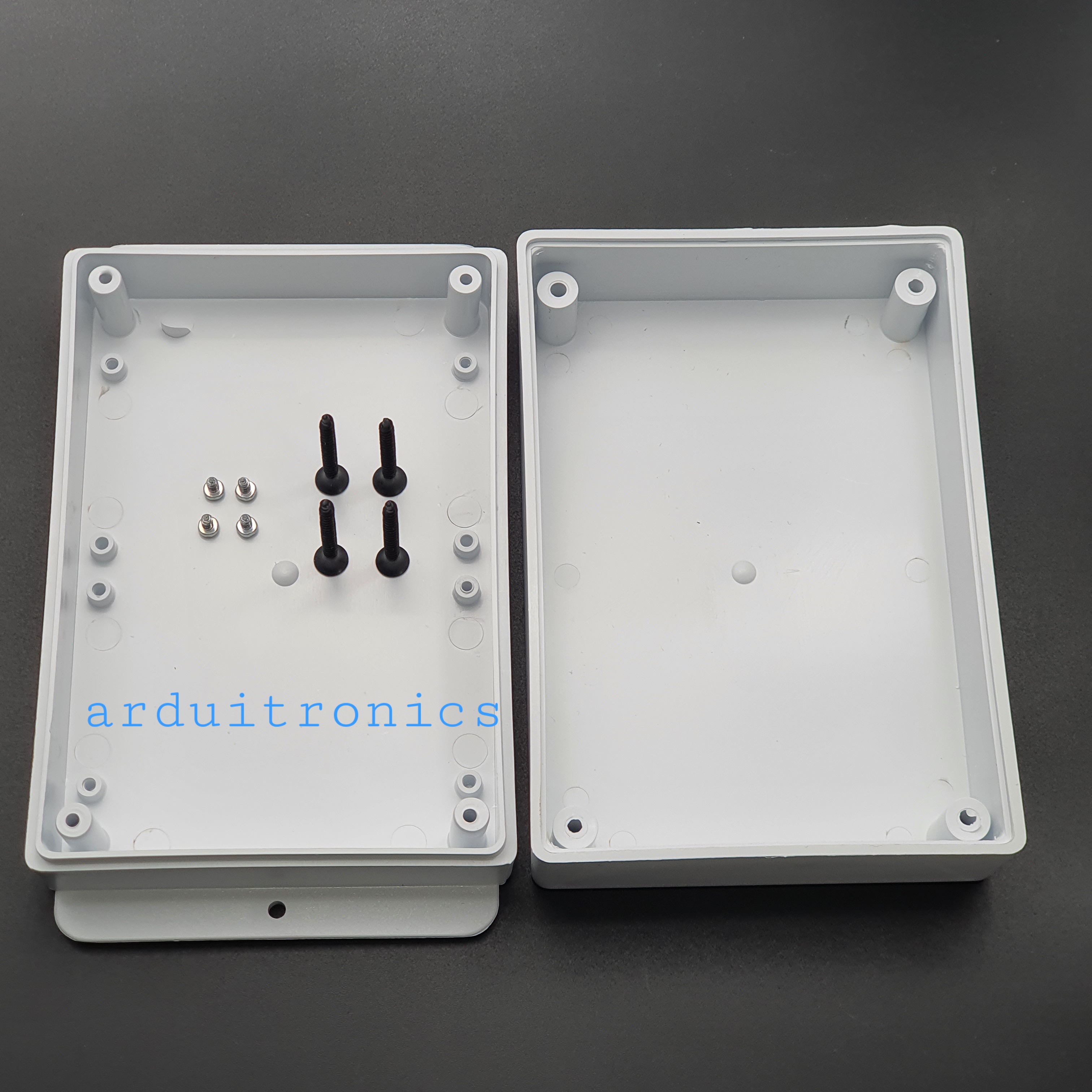 กล่องพลาสติกอเนกประสงค์ ใส่อุปกรณ์อิเล็กทรอนิกส์ FB30 ขนาด 105x150x57mm สีขาว