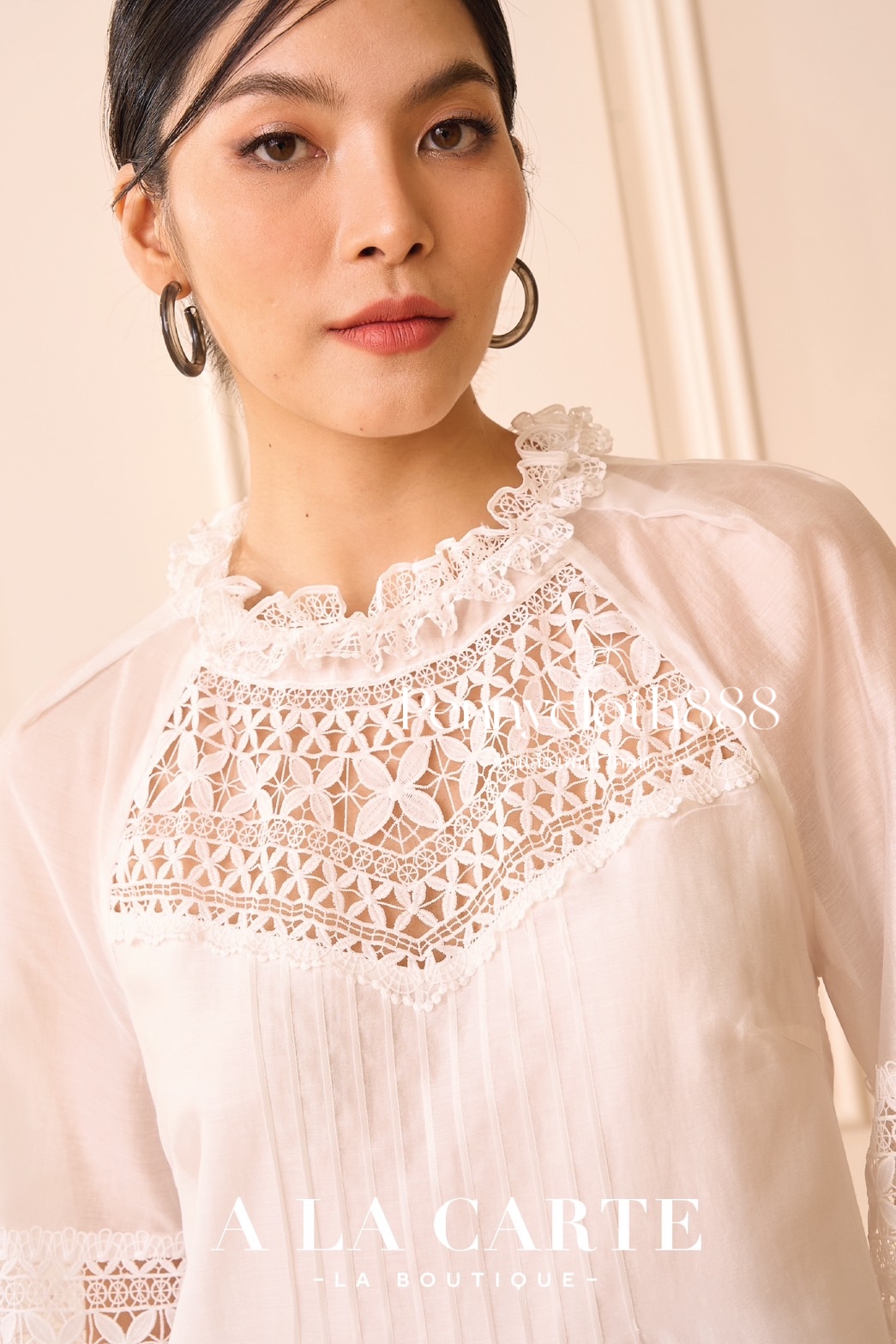 69651 เสื้อ Alacarte ชีฟองซิลด์เนื้อเนียนใส่สบาย ตัดต่อลูกไม้ ตีเกล็ด มีซับ แขนยาวแต่งลูกไม้ สวยหรู