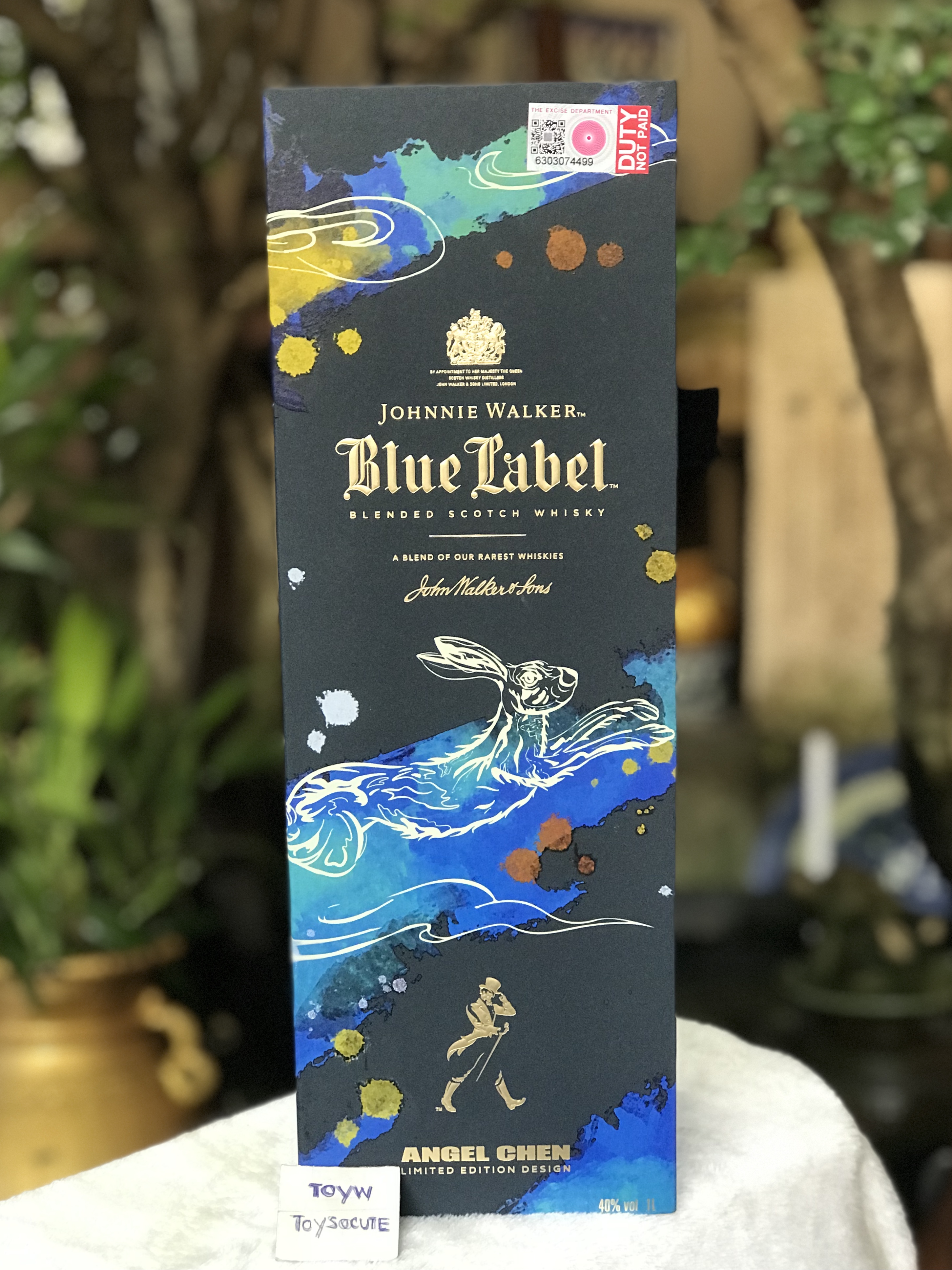 ขวดเปล่าพร้อมกล่องปีนักษัตรเถาะ(กระต่าย)Johnny walker Blue Label Limited Edition Angel chen edition Year of the rabbit