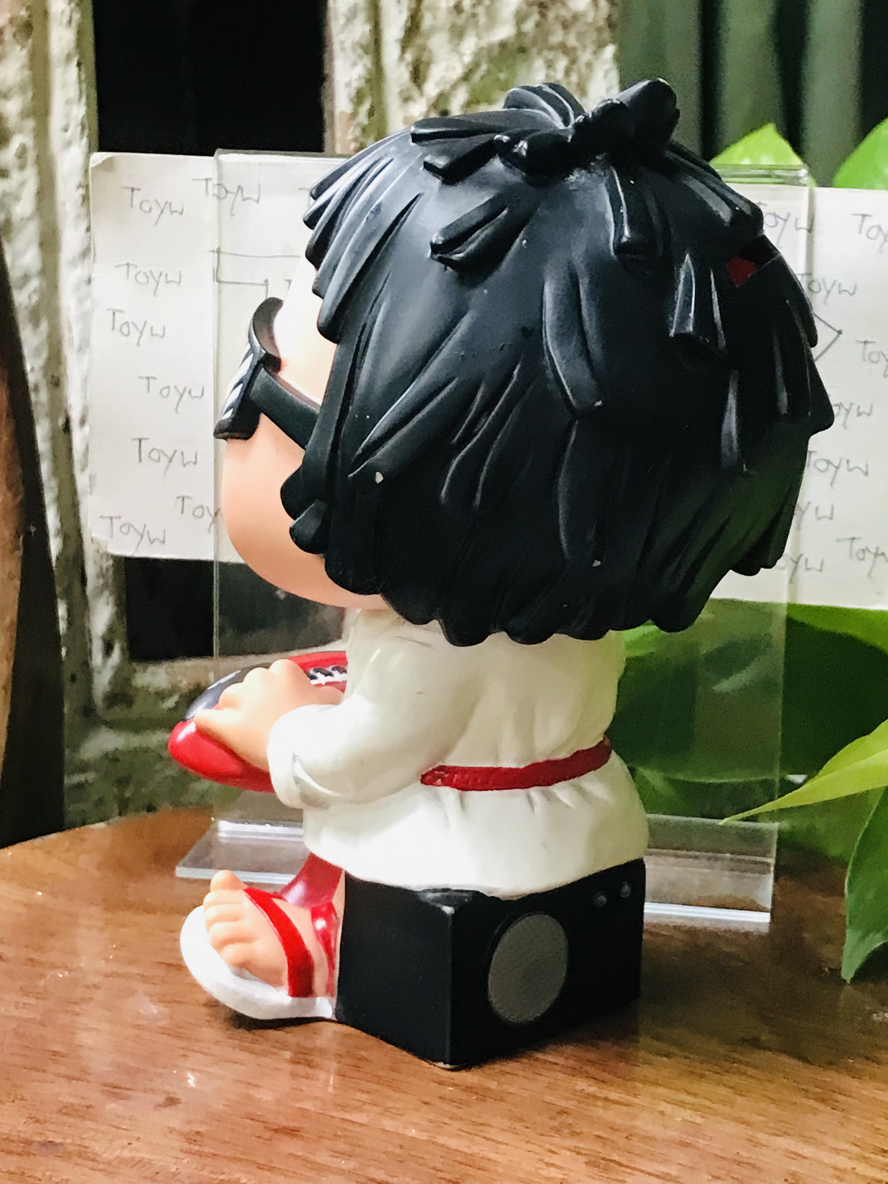 เก็บเก่า กระปุกออมสิน ออมสินโก๋แก่ ตุ๊กตาโมเดลโก๋แก่ Koh Kae 1.ออมสินโก๋แก่นักดนตรี กว้าง 3.8 นิ้ว สูง 7.5 นิ้ว