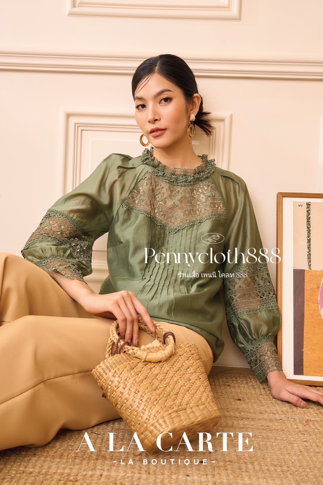 69651 เสื้อ Alacarte ชีฟองซิลด์เนื้อเนียนใส่สบาย ตัดต่อลูกไม้ ตีเกล็ด มีซับ แขนยาวแต่งลูกไม้ สวยหรู