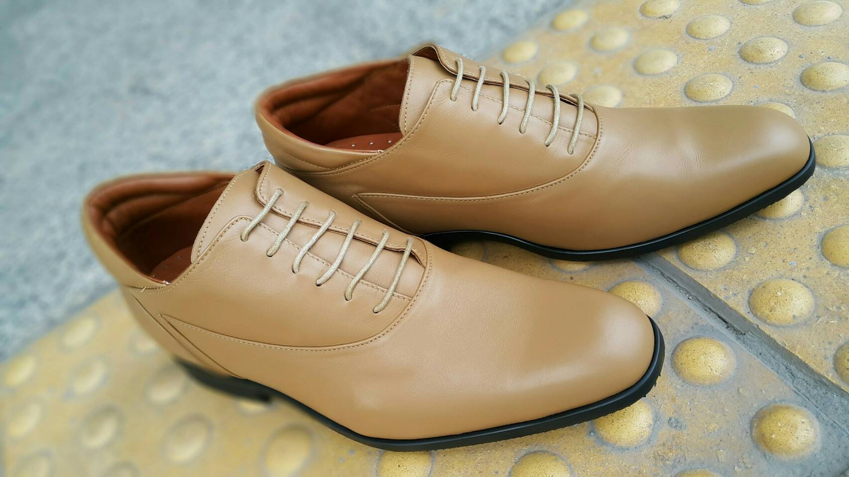Charmo (Beige) 8.5 สินค้าสั่งผลิตพิเศษ