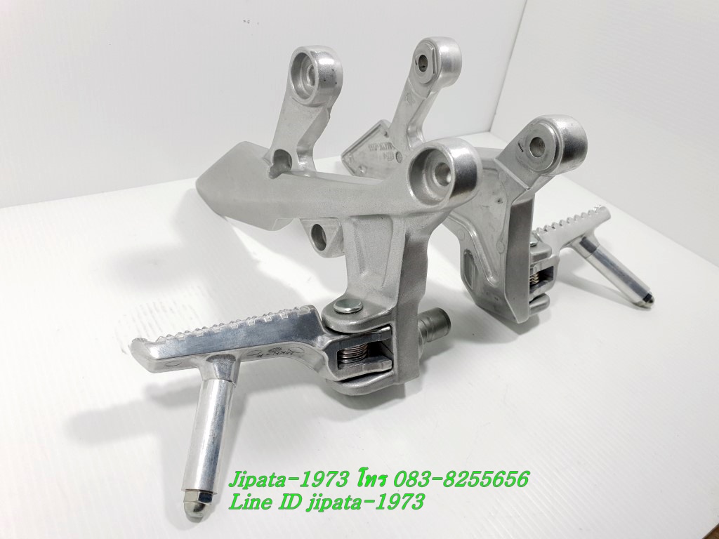 (CB500X) ชุดขายึดพักเท้าหน้า Honda New CB500X ปี 2021 แท้ (ขายเป็นคู่)