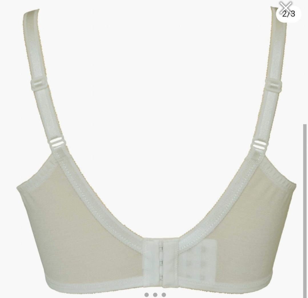 เสื้อชั้นในสตรีไทรอัมพ์