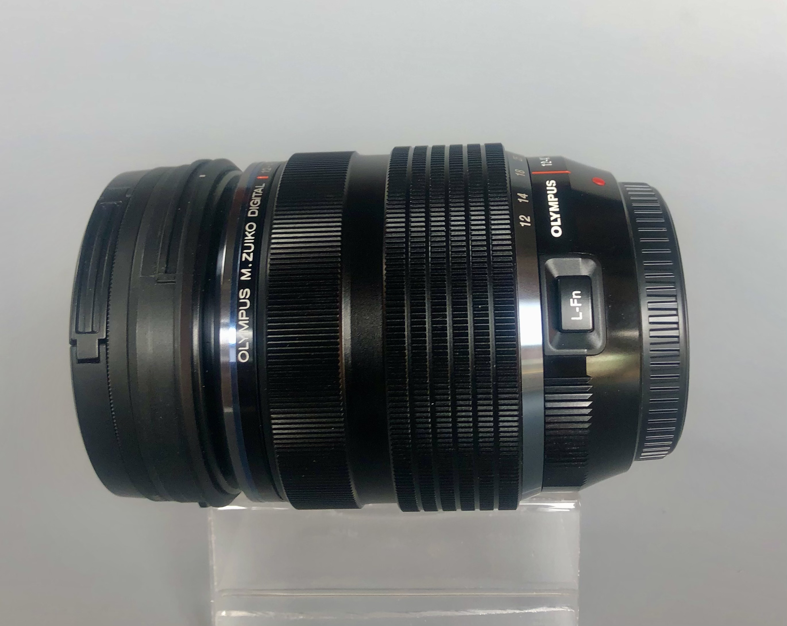 ขายเลนส์ Olympus M. Zuiko Digital ED 12-40mm f/2.8 PRO สภาพใหม่เอี่ยม