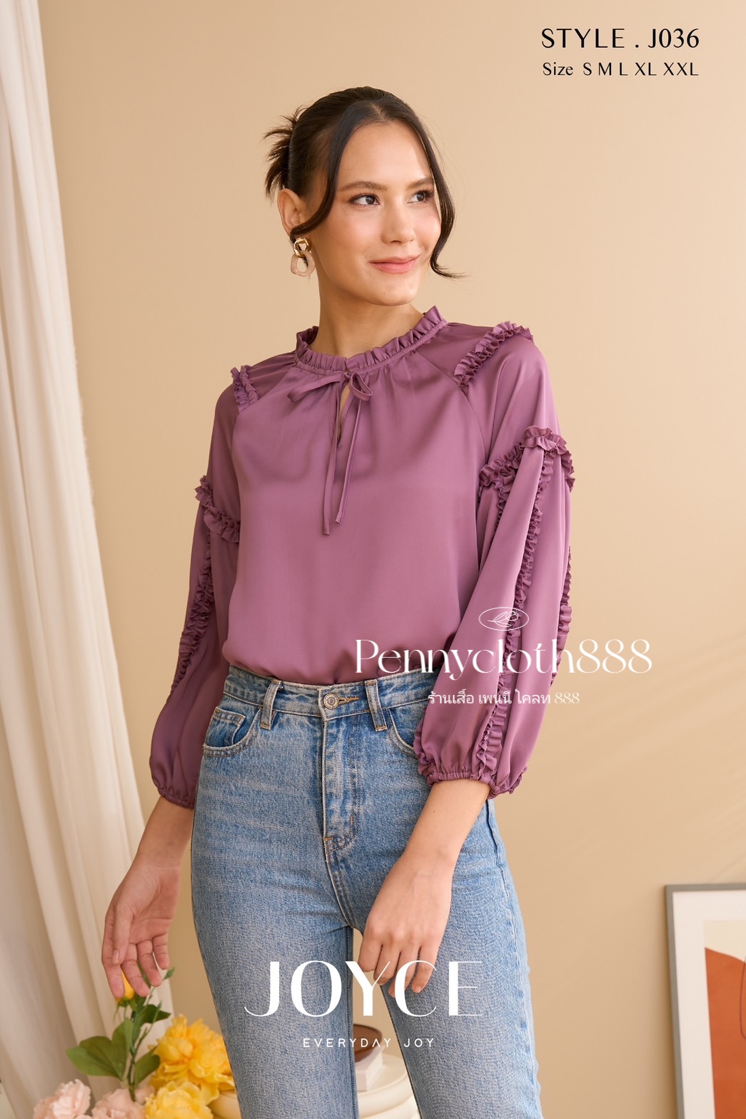 J036 เสื้อ Joyce ผ้าจอร์เจียกึ่งซาติน คอกลมผ่าวีผูกโบ แขน 3-4 ส่วน แต่งดีเทลเย็บกดระบาย ปลายสม็อก ไม่มีซับใน