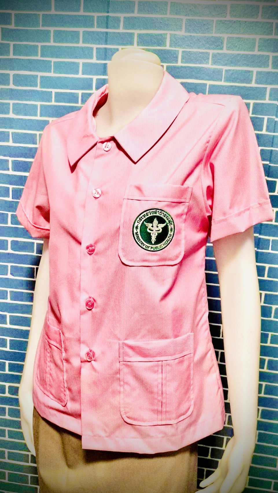 เสื้อริ้วชมพูขาว คอบัวแหลม ผู้หญิง ปักกระทรวงสาธารณสุข