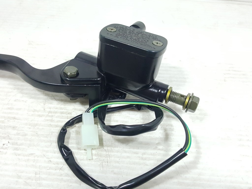 ชุดแม่ปั๊มเบรคหน้าตัวบน (มีให้เลือกด้านใน หลายรุ่น) งานไต้หวัน เกรดเอ