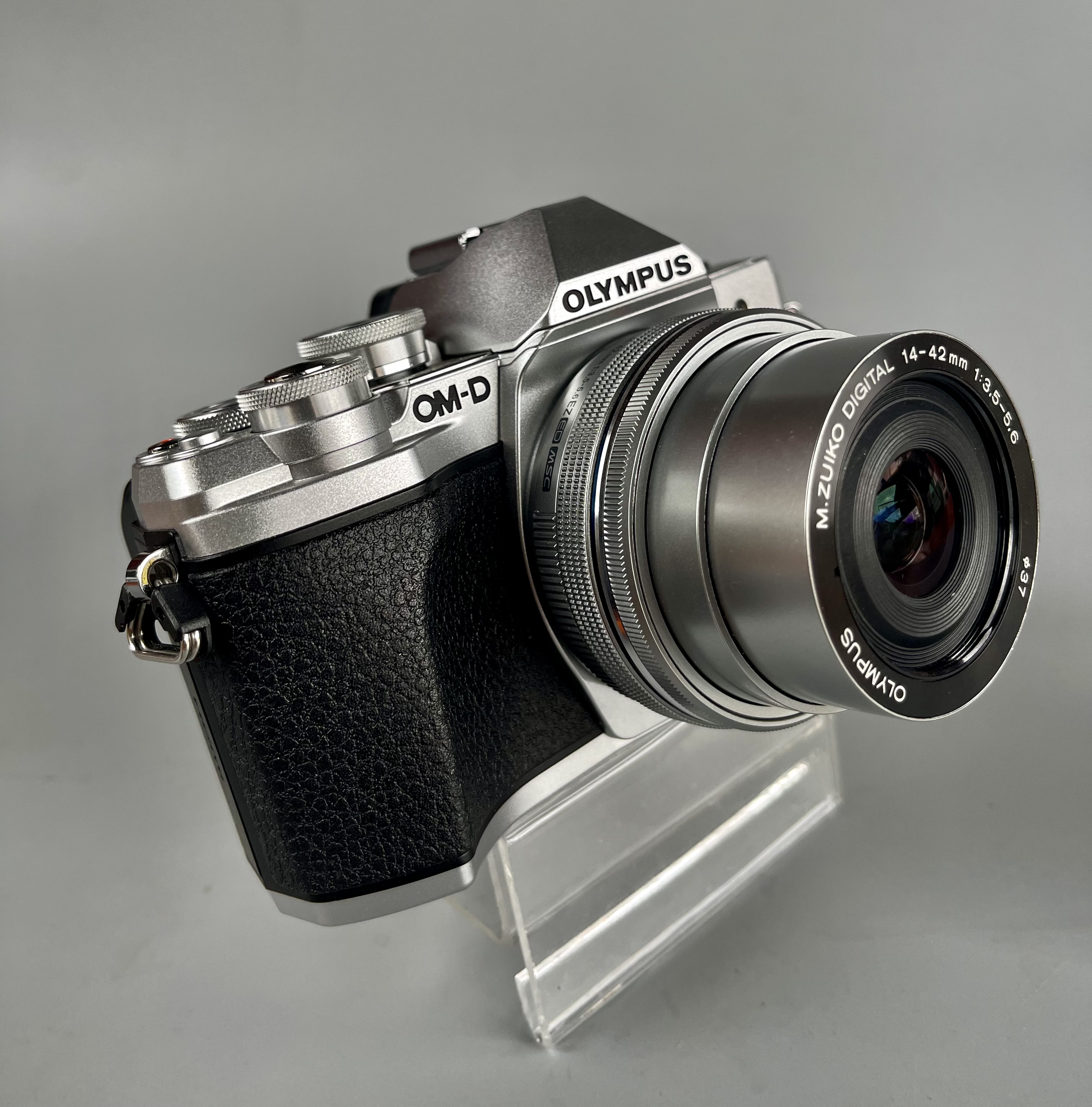 ขาย Olympus omd e-m10 mark III เลนส์ 14 42mm f 3.5 5.6 EZ