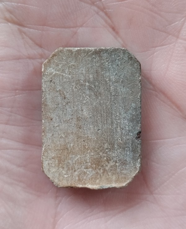 พระพุทธ พิมพ์ทรงขี่เม่น เนื้อดิน ไม่รู้ที่