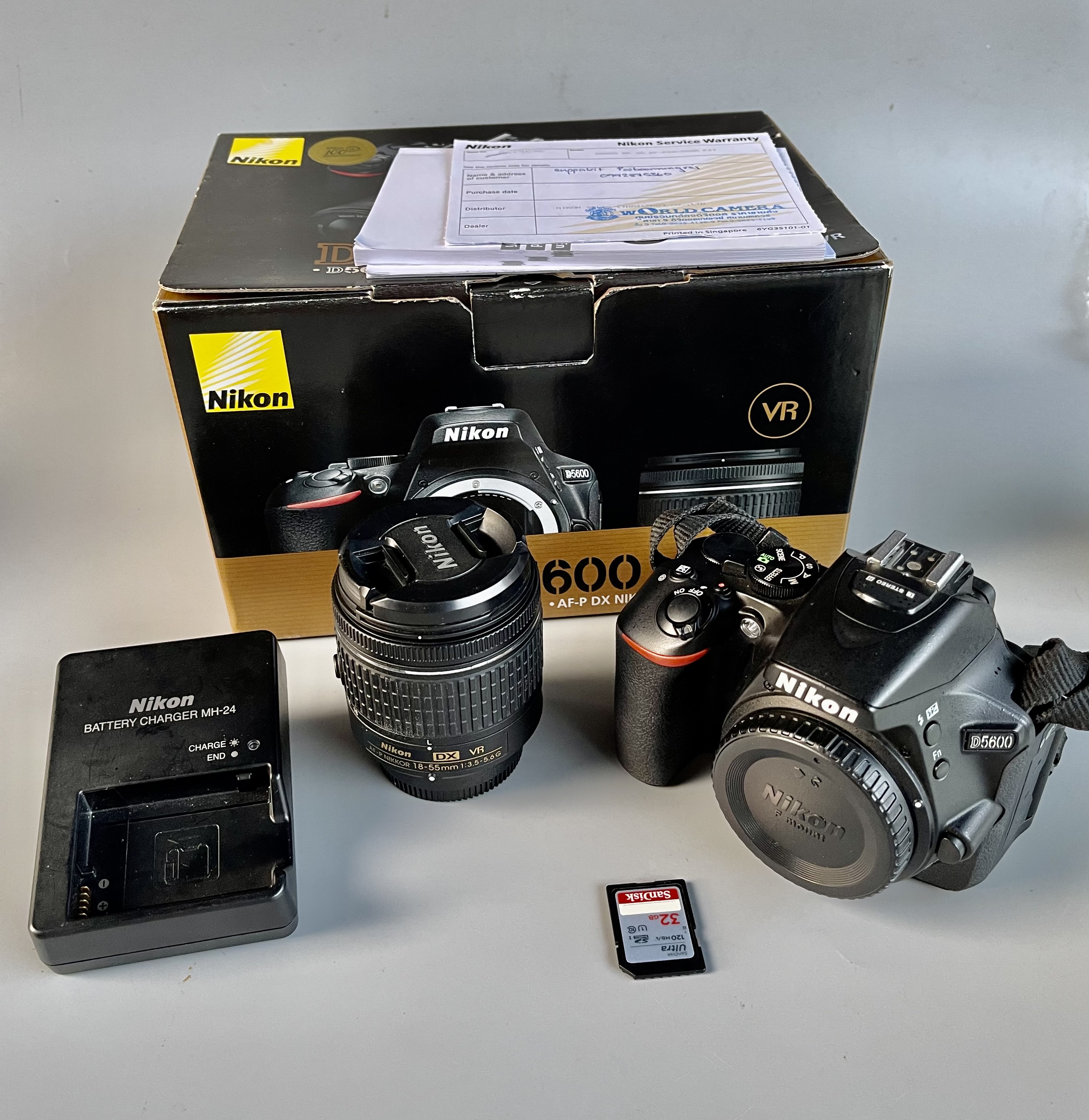 ขาย Nikon D5600 + Lens AF-P DX 18-55mm VR อปกศ. สภาพสวยไหม่ ชัตเตอร์ 13938 เมนูไทย อุปกรณ์ครบกล่อง