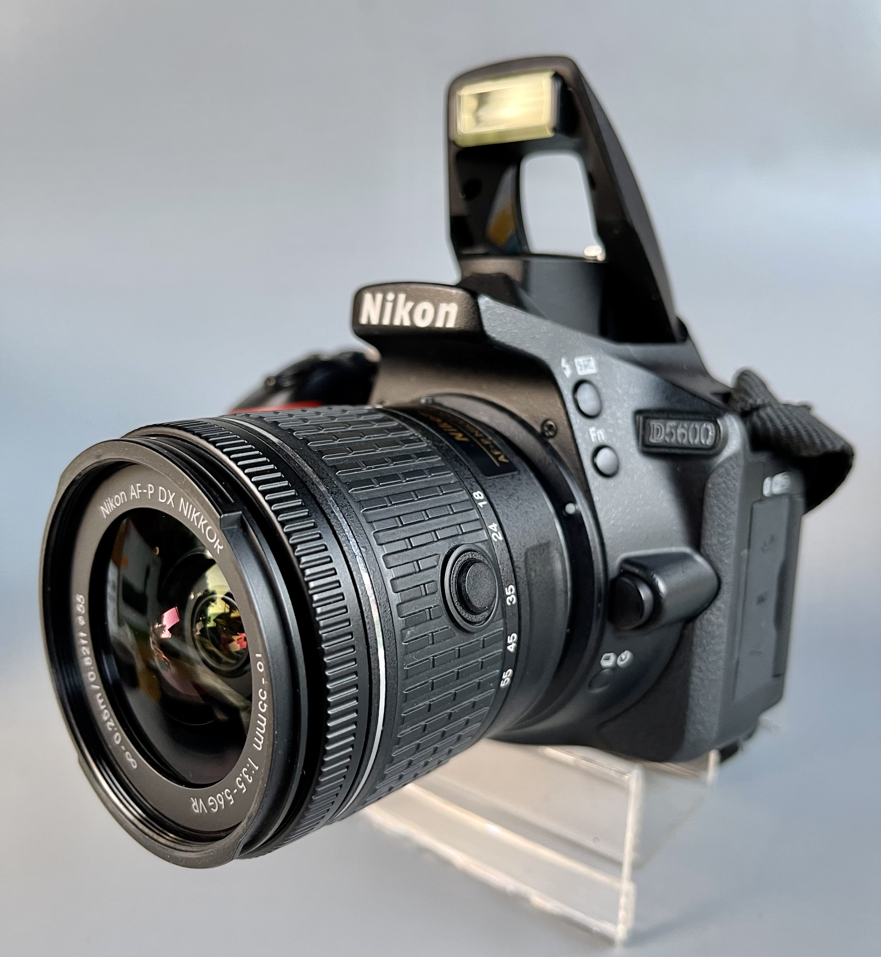 ขาย Nikon D5600 + Lens AF-P DX 18-55mm VR อปกศ. สภาพสวยไหม่ ชัตเตอร์ 13938 เมนูไทย อุปกรณ์ครบกล่อง