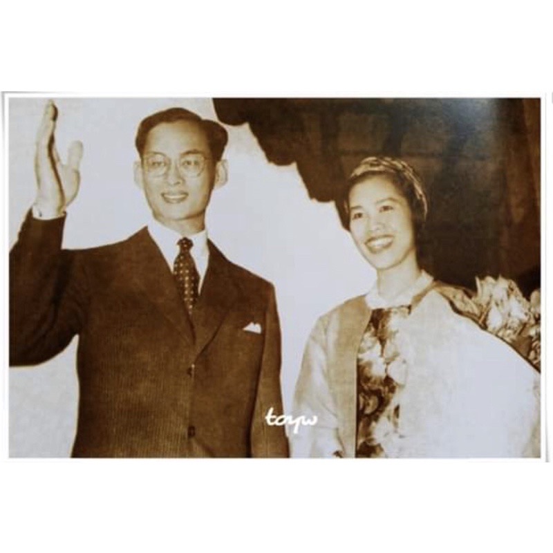 พระราชนิพนธ์ "ความทรงจําในการตามเสด็จต่างประเทศทางราชการ" ใน "สมเด็จพระนางเจ้าสิริกิติ์ พระบรมราชินีนาถ"