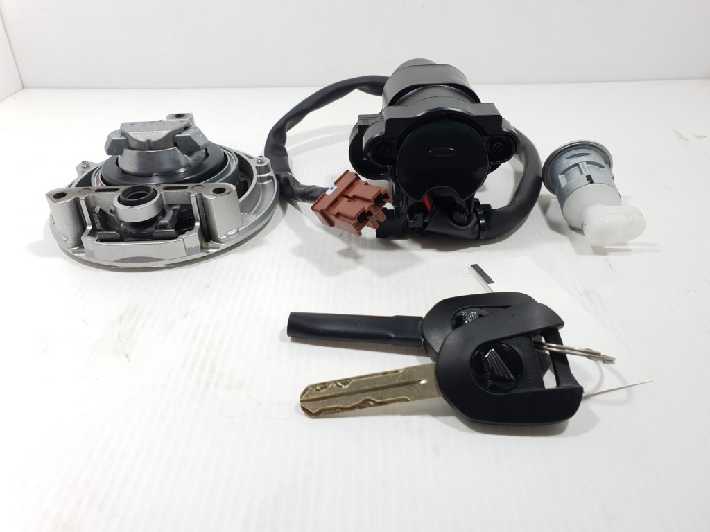 (CBR 650R) ชุดสวิทช์กุญแจ ชุดใหญ่ Honda CBR 650R แท้
