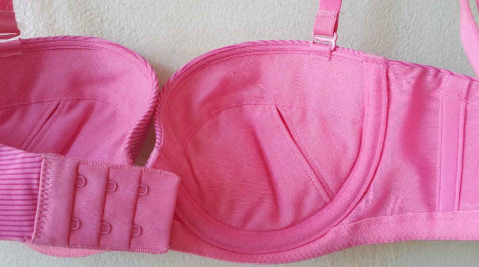 เสื้อชั้นในสตรีไทรอัมพ์