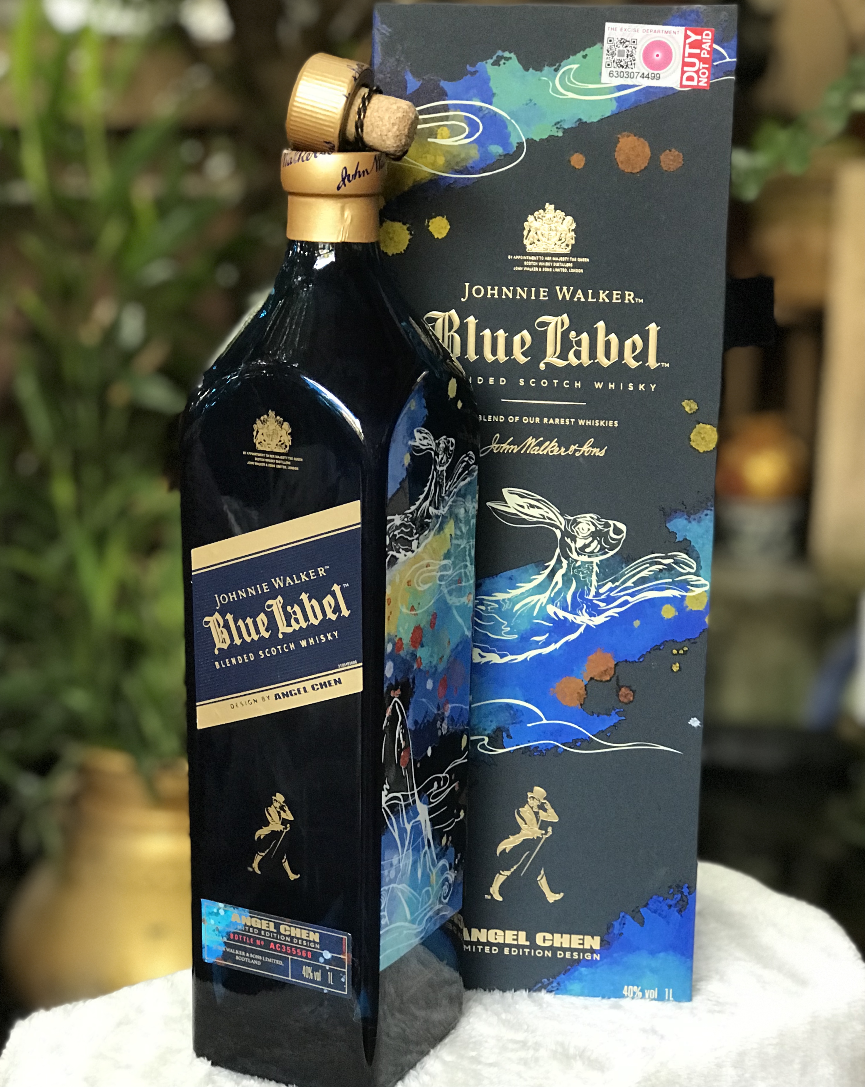 ขวดเปล่าพร้อมกล่องปีนักษัตรเถาะ(กระต่าย)Johnny walker Blue Label Limited Edition Angel chen edition Year of the rabbit