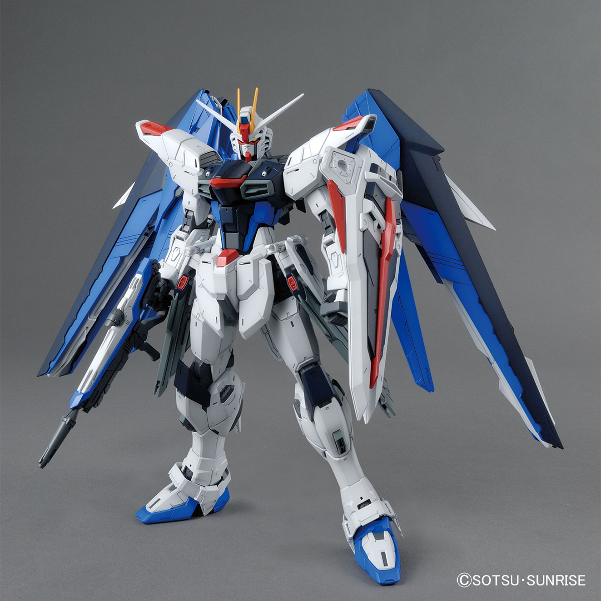 MG 1/100 ZGMF-X10A Freedom Gundam Ver. 2.0 & Figure-rise Bust Kira Yamato Dramatic Combination