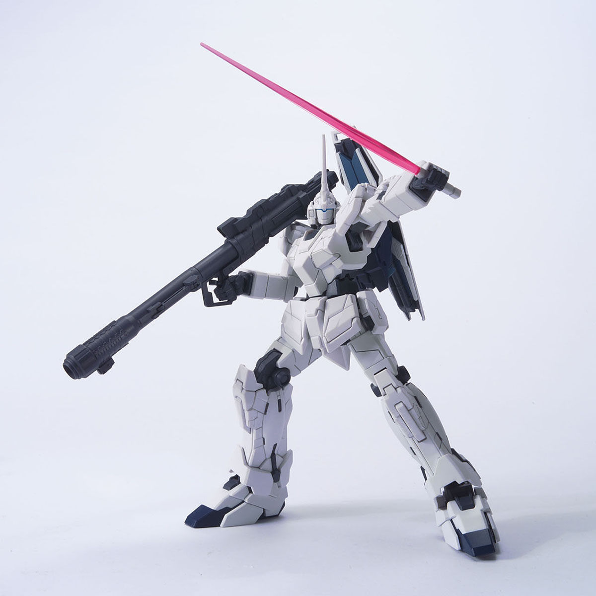 HGUC 1/144 RX-0 Unicorn Gundam (Unicorn Mode)