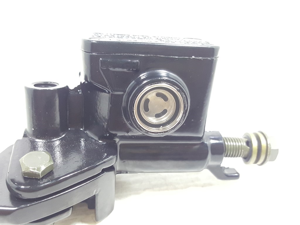 ชุดแม่ปั๊มเบรคหน้าตัวบน (มีให้เลือกด้านใน หลายรุ่น) งานไต้หวัน เกรดเอ