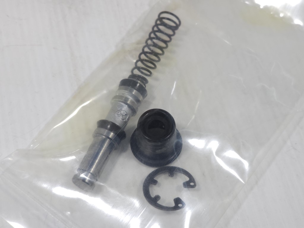 (Click 125 i) ชุดลูกสูบแม่ปั้มเบรคหน้า Honda Click 125 i ปี 2020,Wave 10 i ปี 2019 แท้