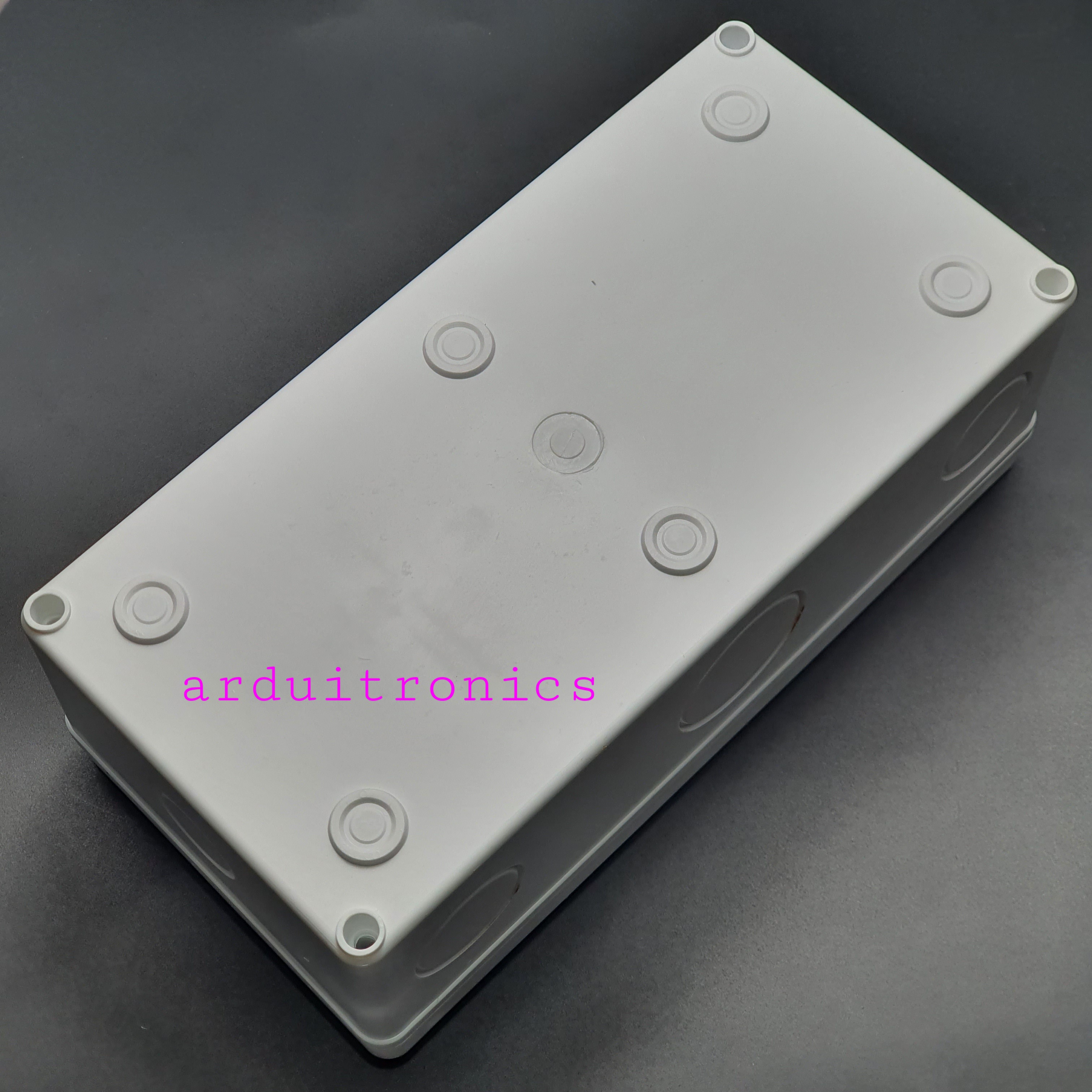 กล่องพลาสติกกันน้ำ สีขาว สำหรับพักสายไฟหรือประกอบวงจรไฟฟ้า ขนาด 12 x 9 x 24.5cm