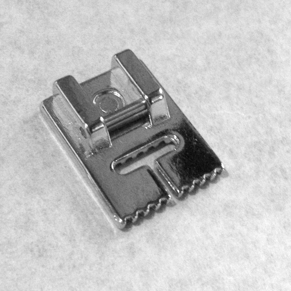 ตีนผี Pin TUCK snap on