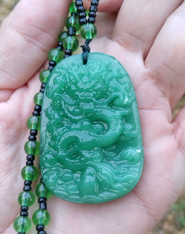 สร้อยคอประดับ จี้หินเขียว 4 x5 cm