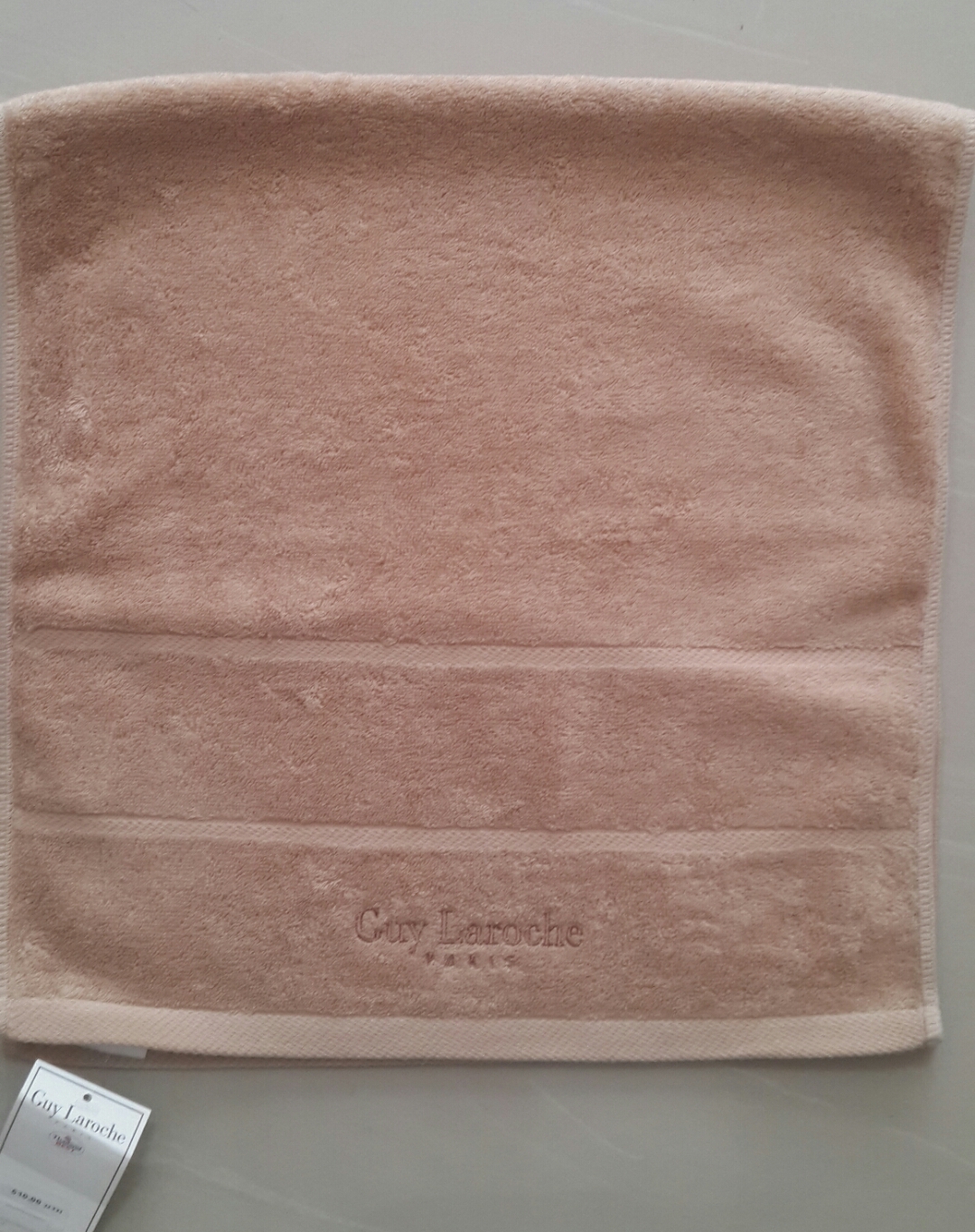 ผ้าขนหนู Guy Laroche