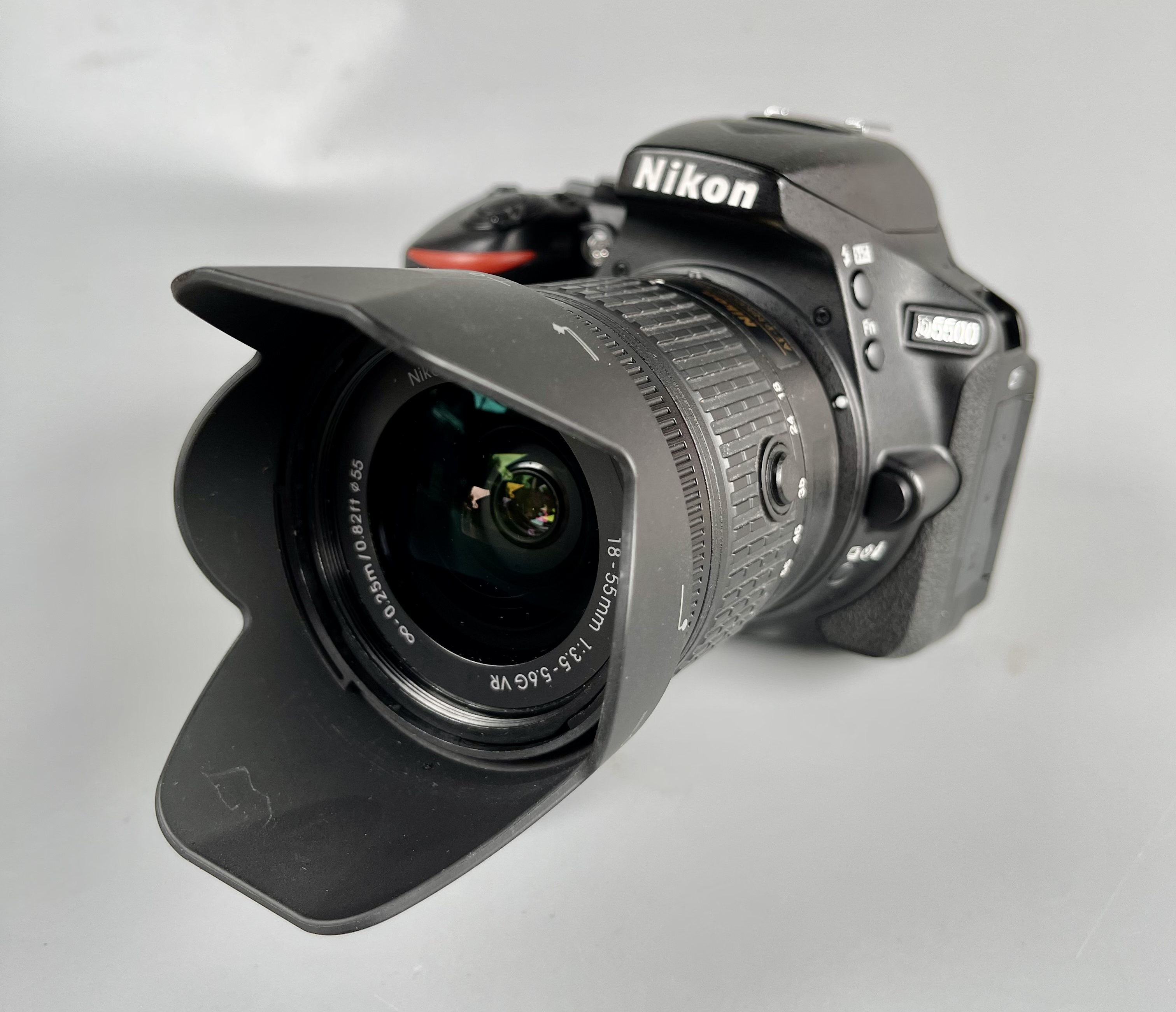 ขาย Nikon D5500 Lens AF P DX 18 55mm VR อปกศ. สภาพสวยไหม่ ชัตเตอร์ 10689 เมนูไทย อปกศ. อุปกรณ์ครบกล่อง