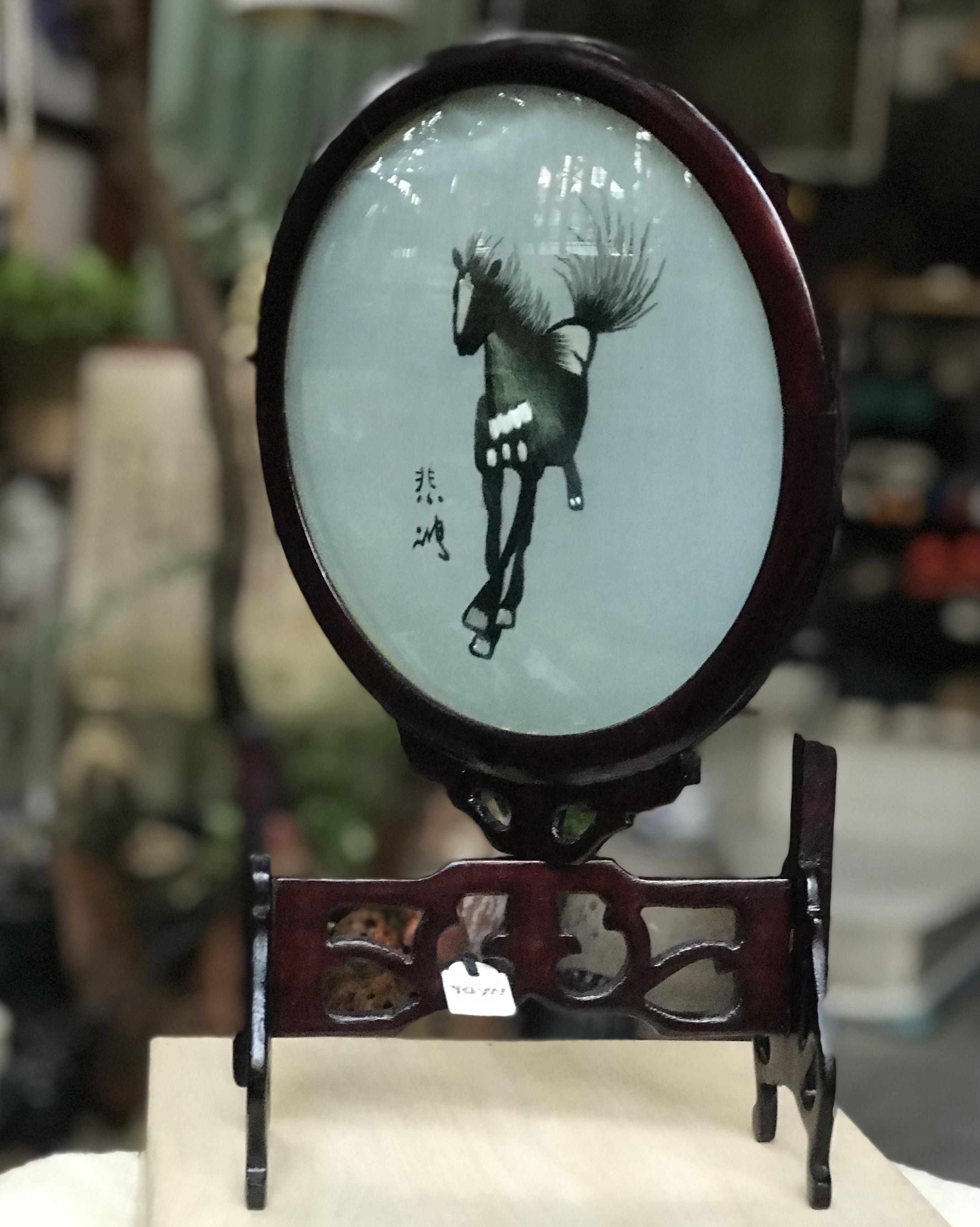 ผ้าไหมจีนปักลายม้า กรอบกระจกนูน/ฐานไม้ Rose Wood หมุนได้ Silk Embroidery Pivoting Table Screen Horse Pony Stallion