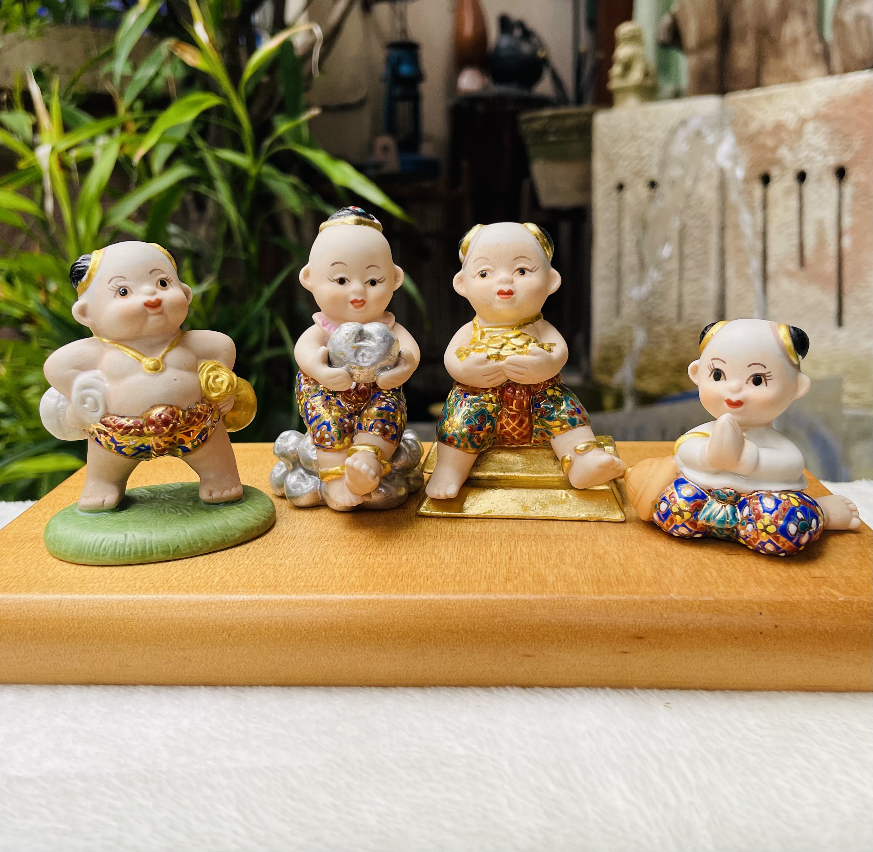 ชุด 4 ชิ้น ตุ๊กตาชาววัง ตุ๊กตาเด็กไทยโบราณ - สิรินไทย Royal Figurine ceramic doll By SIRINTHAI CERAMICS Made In Thailand
