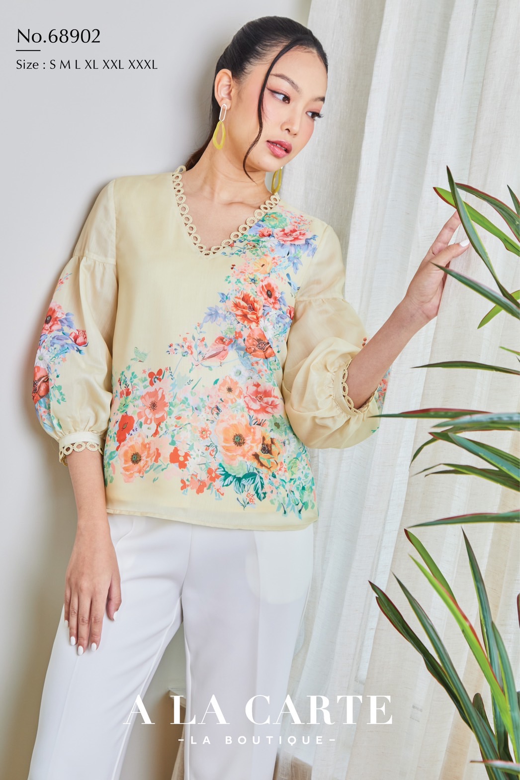 68902 💐A La Carte💐 เสื้อชีฟองซิลค์ ออกแบบพิมพ์ขึ้นใหม่ placement สีลายดอกสวยมาก ทรงแขน 3 ส่วน ตัดต่อและรั้งให้ทรงพอง 🦋สีขาว S,3XL ฟ้า M เหลือง S