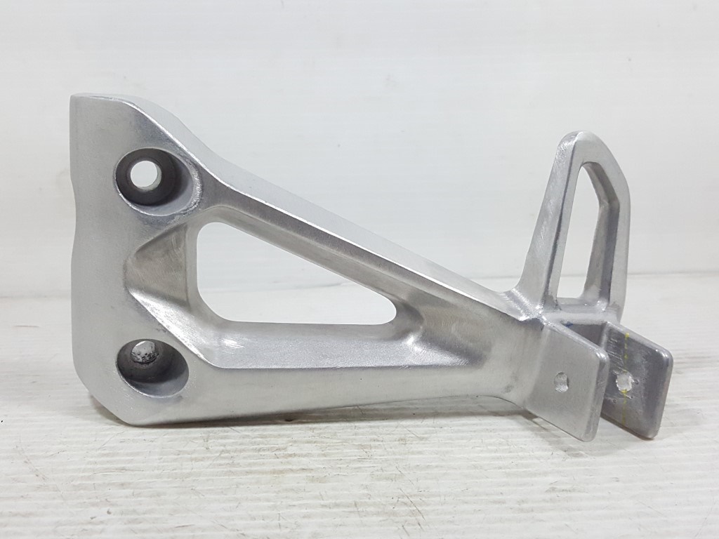 (wave 110 i) ชุดขายึดพักเท้าหลัง Honda Wave 110 i แท้